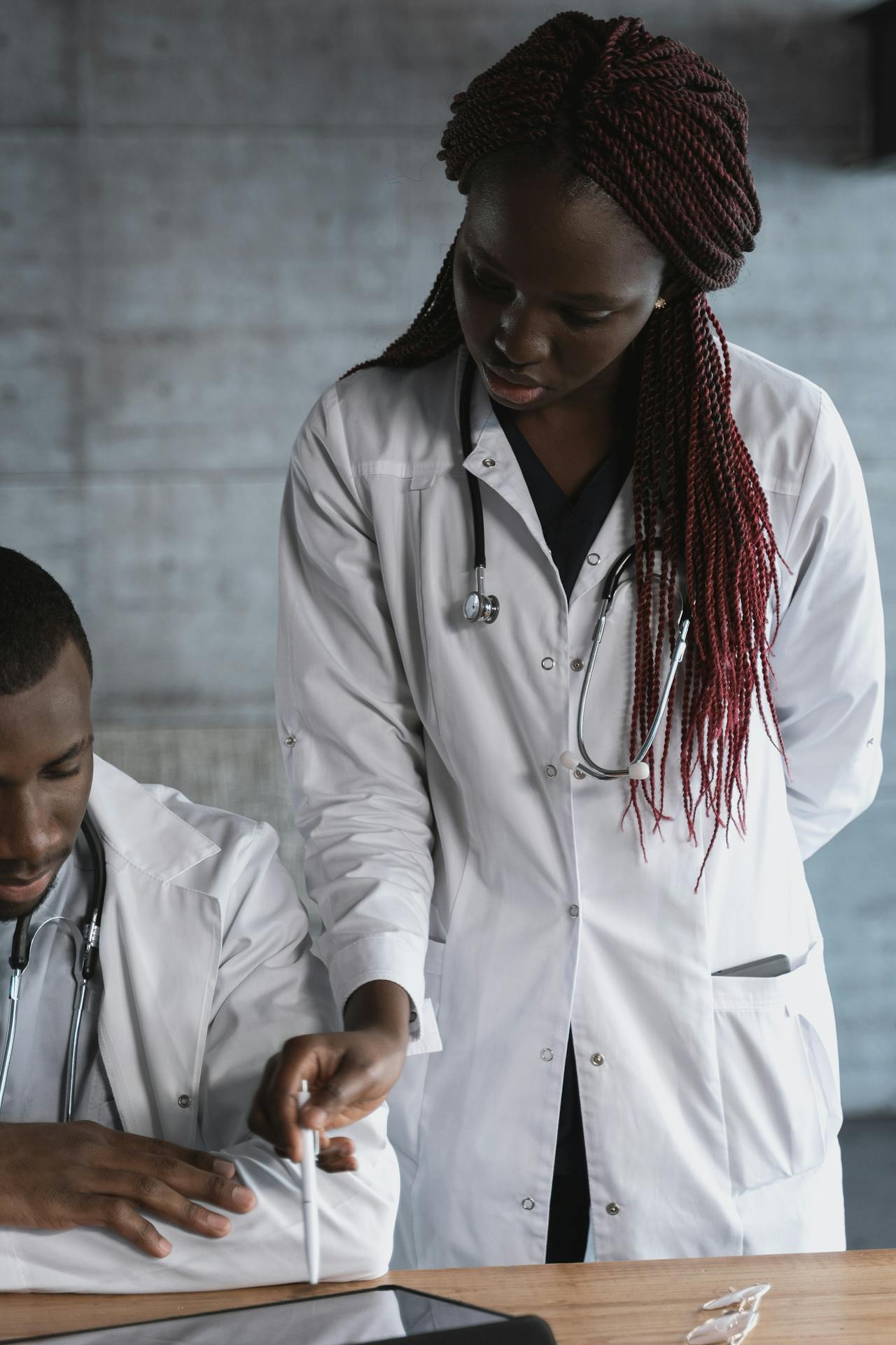 Médecins africains collaborant